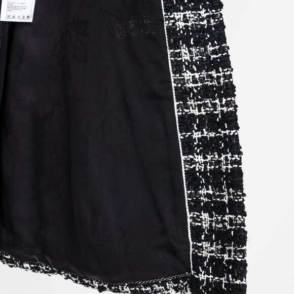 Chanel Bouclè Fantasy Tweed Planisphere Black White Short Jacket - Picture 12 of 16
